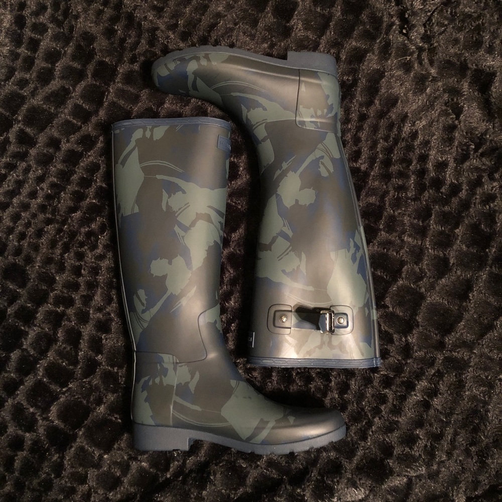Hunter Rain Boots In Blue Multicolored Print